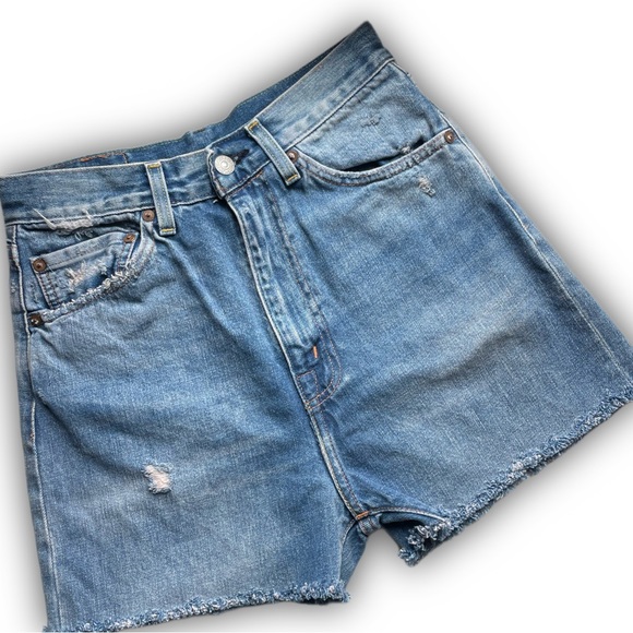 Amazing vintage Levis shorts🌟 - Picture 2 of 9
